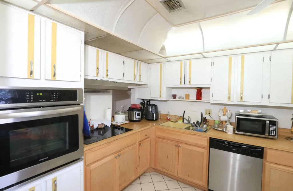 2886 Fernley Drive E West Palm Beach FL 33415
