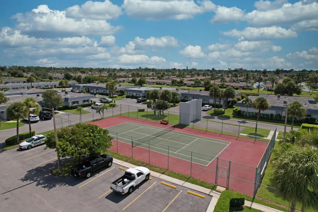 2886 Fernley Drive E West Palm Beach FL 33415