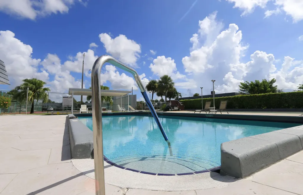 2886 Fernley Drive E West Palm Beach FL 33415