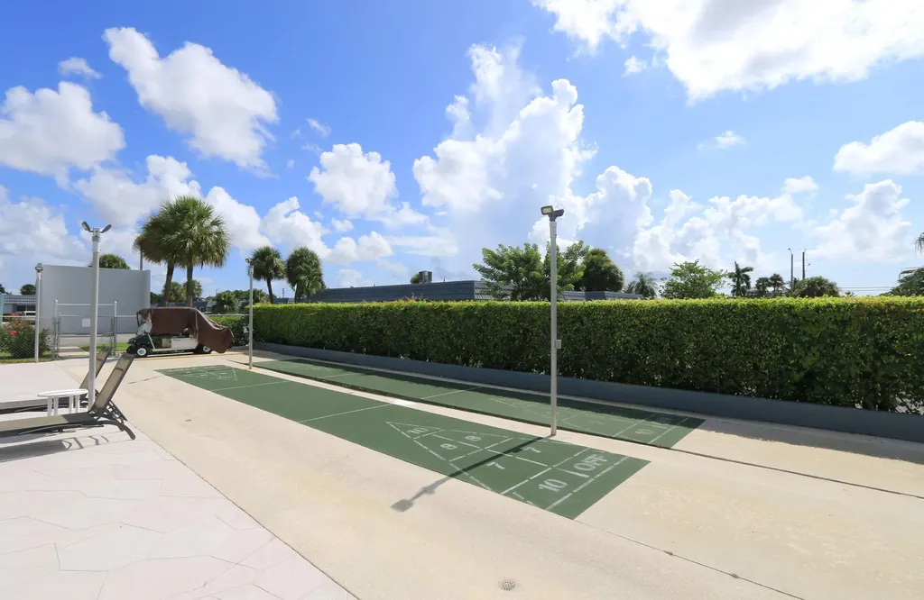 2886 Fernley Drive E West Palm Beach FL 33415