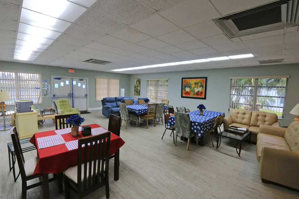 2886 Fernley Drive E West Palm Beach FL 33415