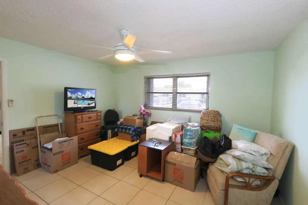2886 Fernley Drive E West Palm Beach FL 33415