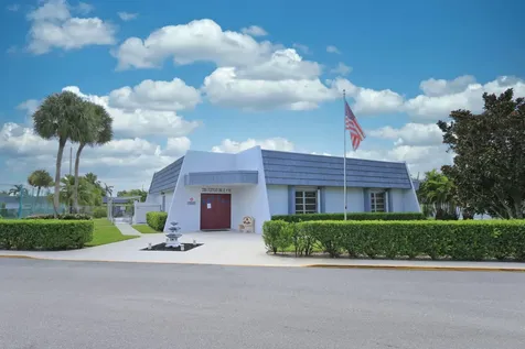 2886 Fernley Drive E West Palm Beach FL 33415