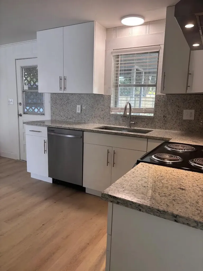 2472 NE Pine Avenue Jensen Beach FL 34957