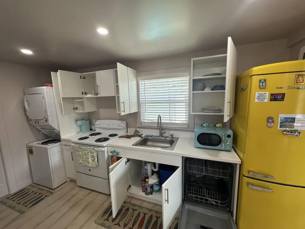 2472 NE Pine Avenue Jensen Beach FL 34957