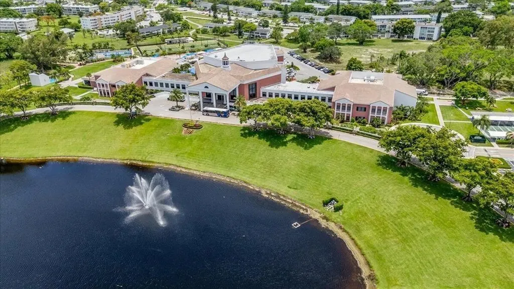 237 Farnham J Deerfield Beach FL 33442