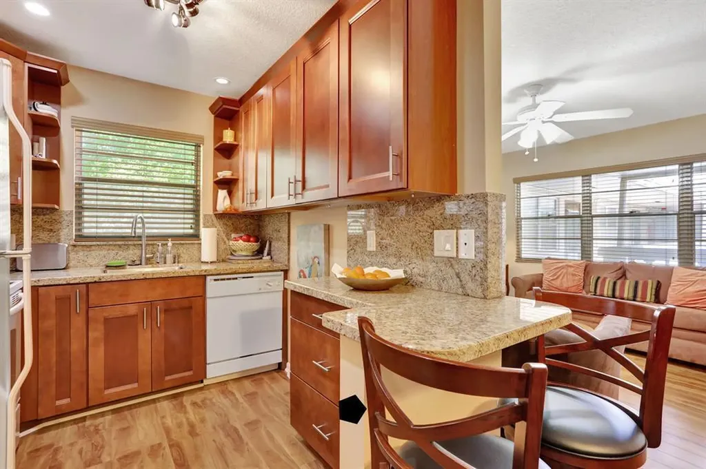 237 Farnham J Deerfield Beach FL 33442