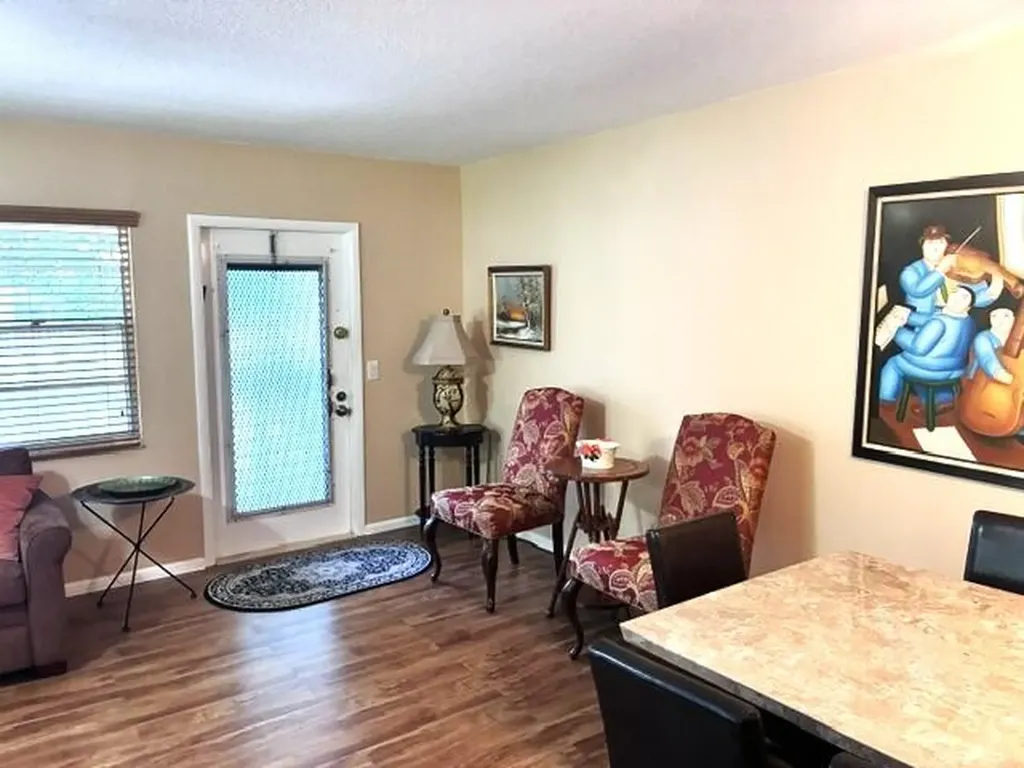 237 Farnham J Deerfield Beach FL 33442