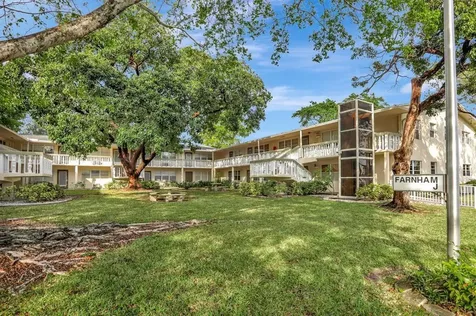 237 Farnham J Deerfield Beach FL 33442
