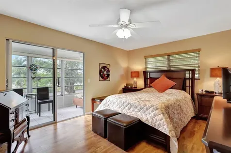 237 Farnham J Deerfield Beach FL 33442