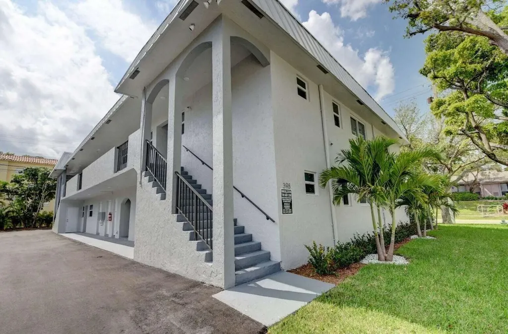 398 W Camino Real Boca Raton FL 33432