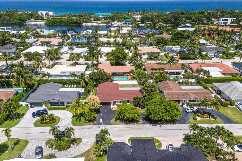 4430 NE 30th Avenue Lighthouse Point FL 33064