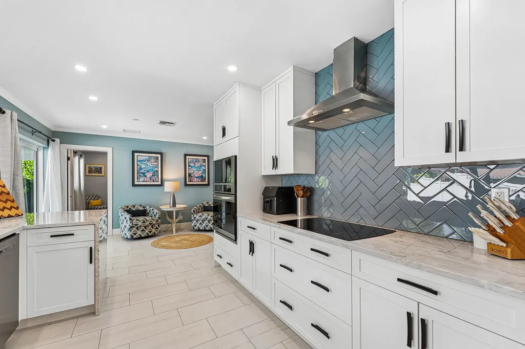 4430 NE 30th Avenue Lighthouse Point FL 33064