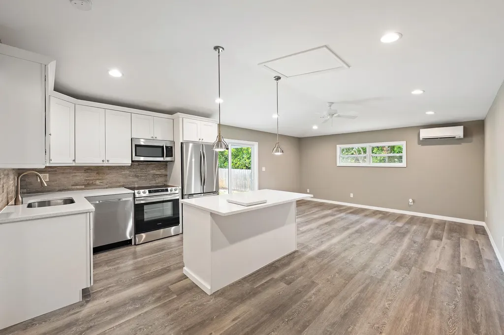 19144 SE Arnold Drive Tequesta FL 33469