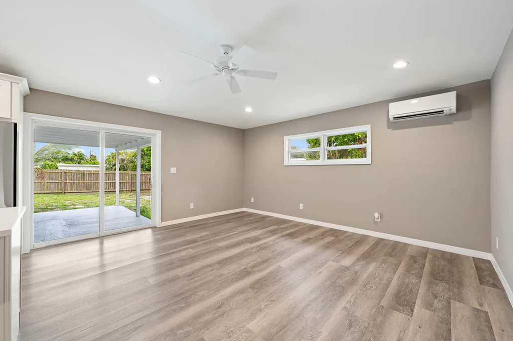 19144 SE Arnold Drive Tequesta FL 33469