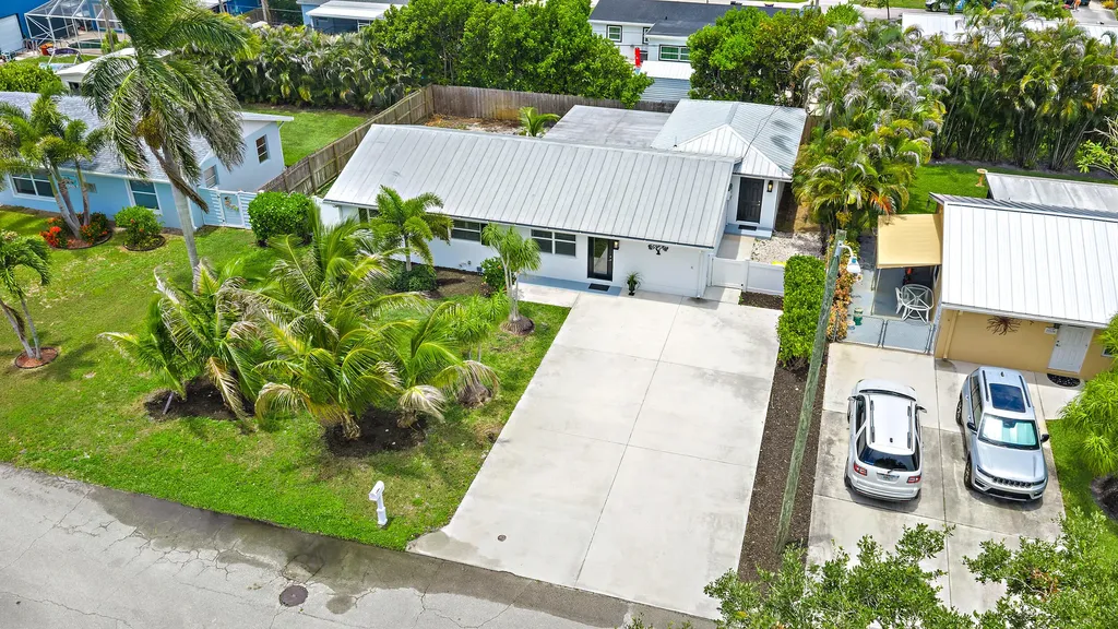 19144 SE Arnold Drive Tequesta FL 33469