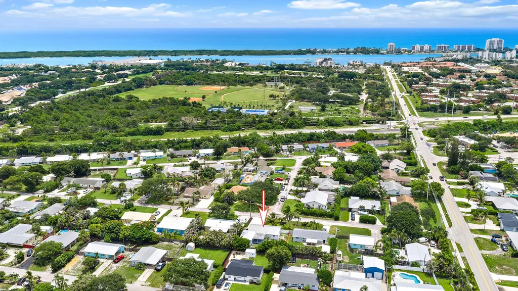 19144 SE Arnold Drive Tequesta FL 33469