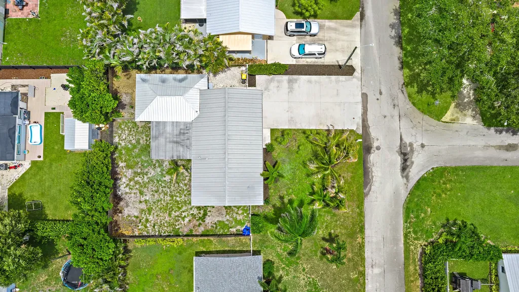 19144 SE Arnold Drive Tequesta FL 33469