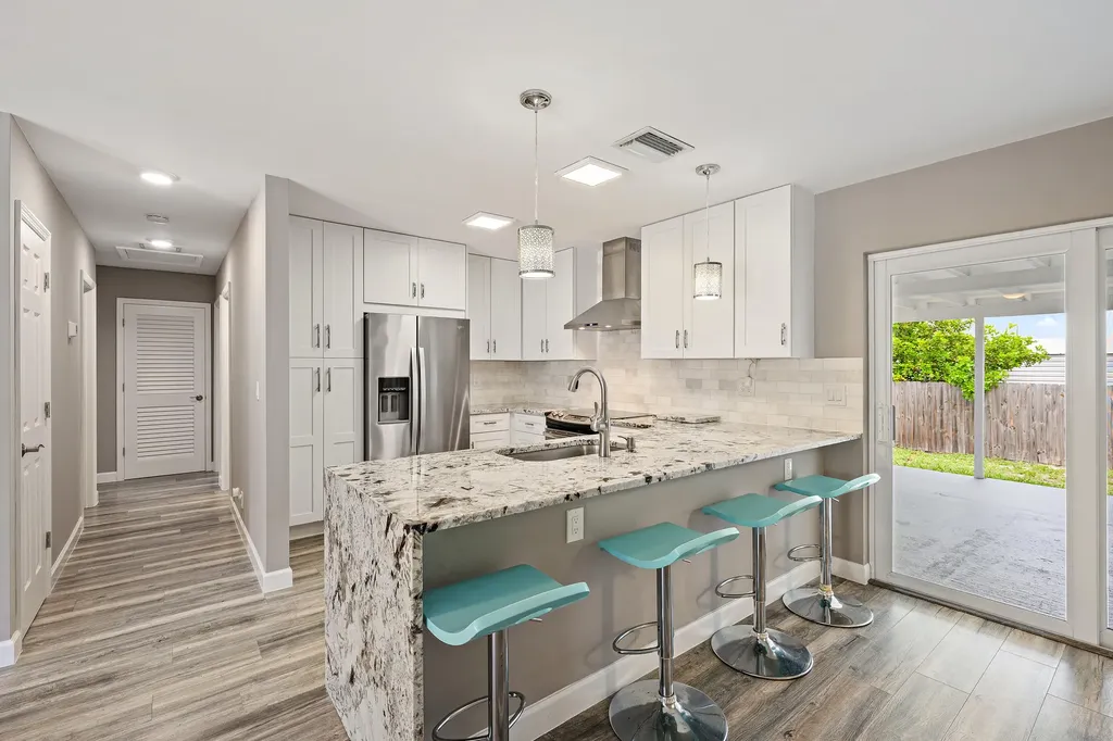 19144 SE Arnold Drive Tequesta FL 33469