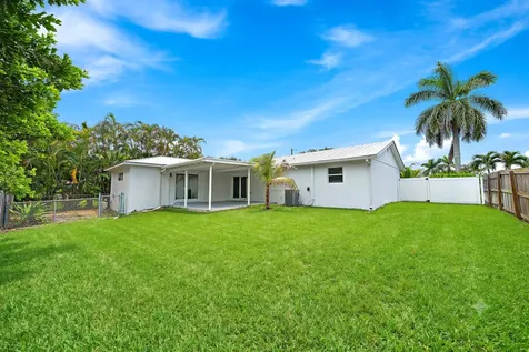 19144 SE Arnold Drive Tequesta FL 33469