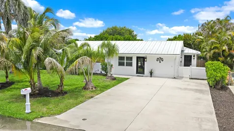 19144 SE Arnold Drive Tequesta FL 33469
