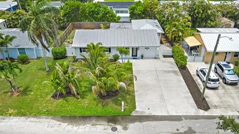 19144 SE Arnold Drive Tequesta FL 33469