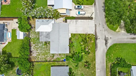 19144 SE Arnold Drive Tequesta FL 33469