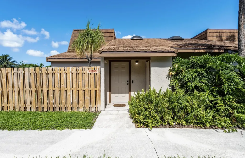 4155 Palm Bay Circle West Palm Beach FL 33406