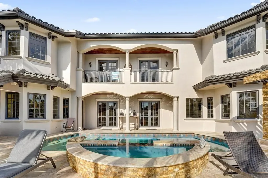 Lighthouse Point FL, 2340 NE 47th Street