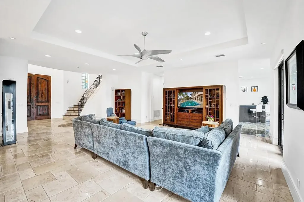 2340 NE 47th Street Lighthouse Point FL 33064