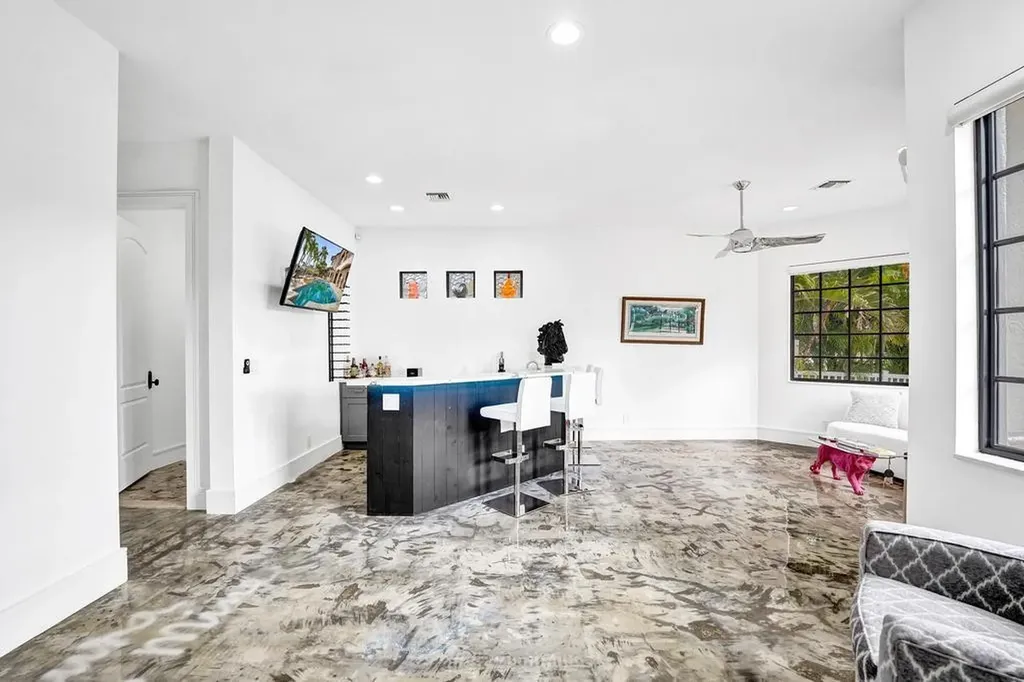 2340 NE 47th Street Lighthouse Point FL 33064