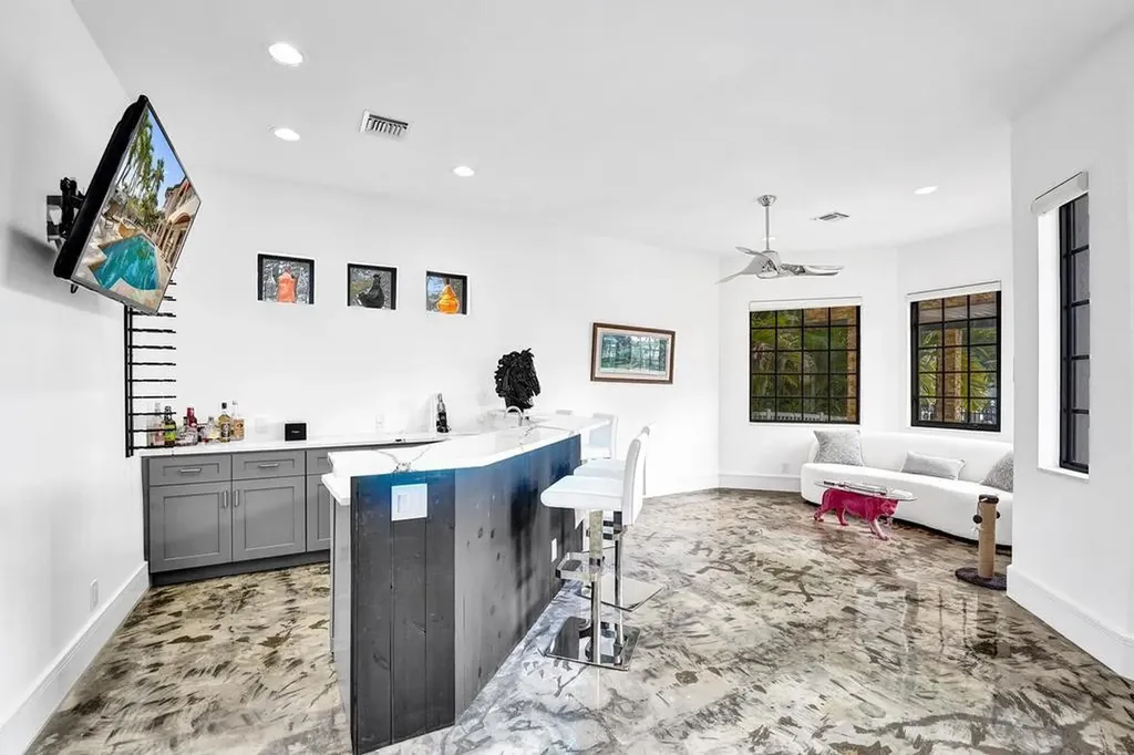 2340 NE 47th Street Lighthouse Point FL 33064