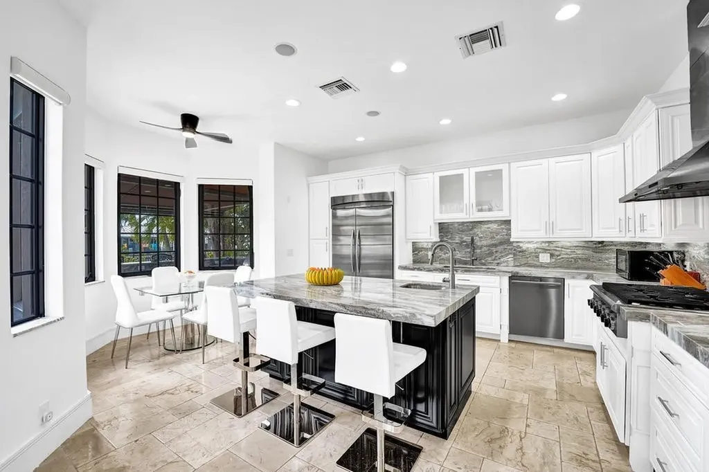 2340 NE 47th Street Lighthouse Point FL 33064