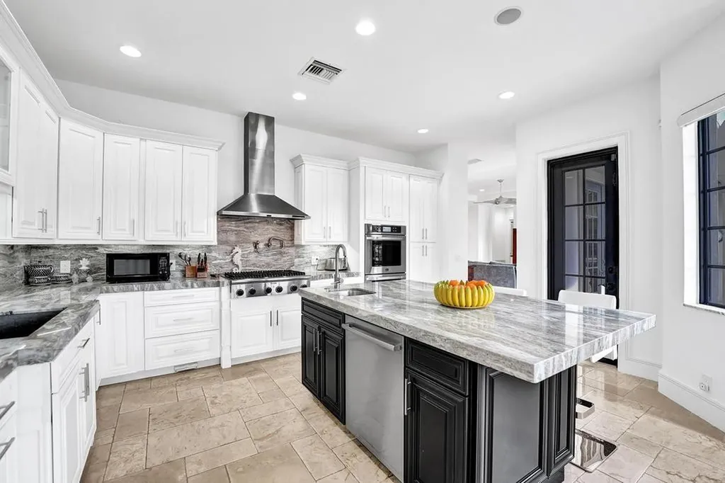 2340 NE 47th Street Lighthouse Point FL 33064
