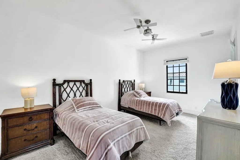 2340 NE 47th Street Lighthouse Point FL 33064
