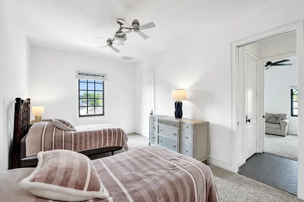 2340 NE 47th Street Lighthouse Point FL 33064
