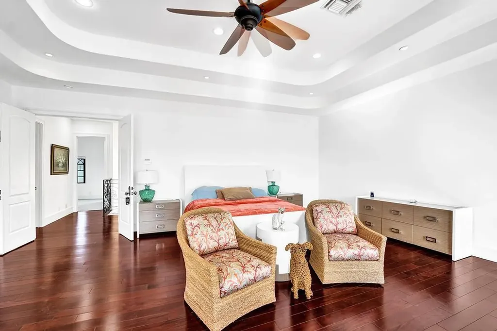 2340 NE 47th Street Lighthouse Point FL 33064