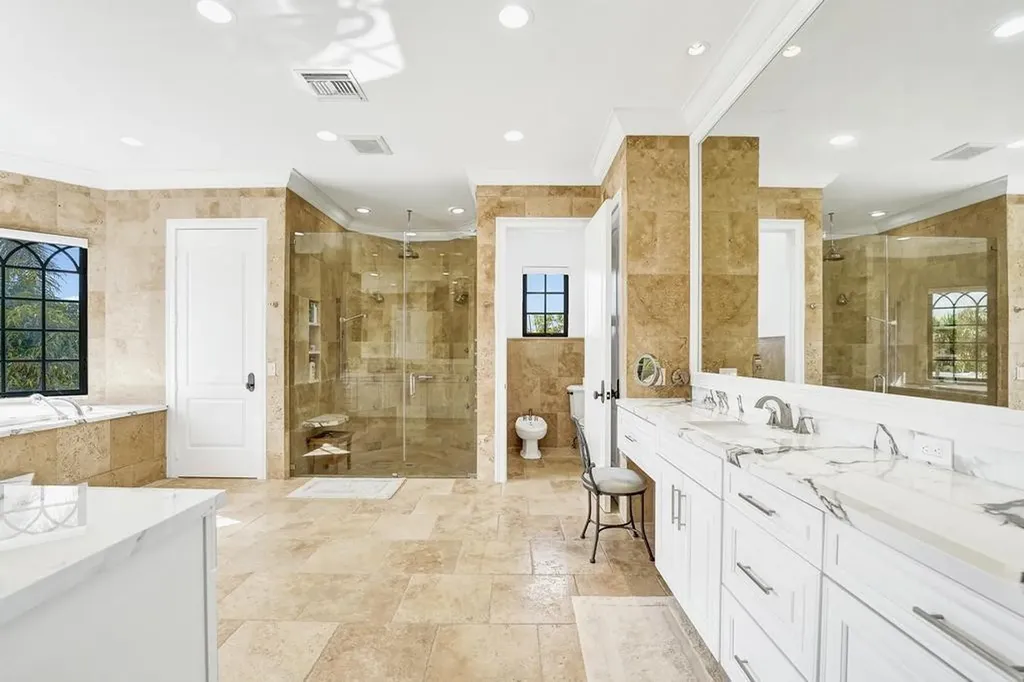 2340 NE 47th Street Lighthouse Point FL 33064