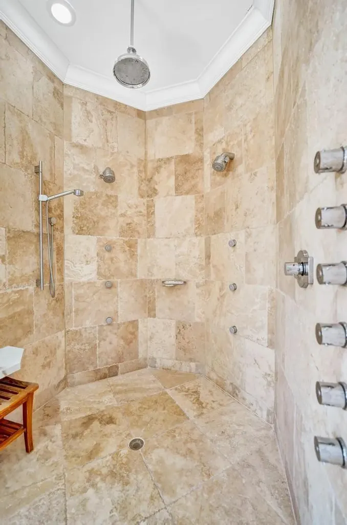 2340 NE 47th Street Lighthouse Point FL 33064