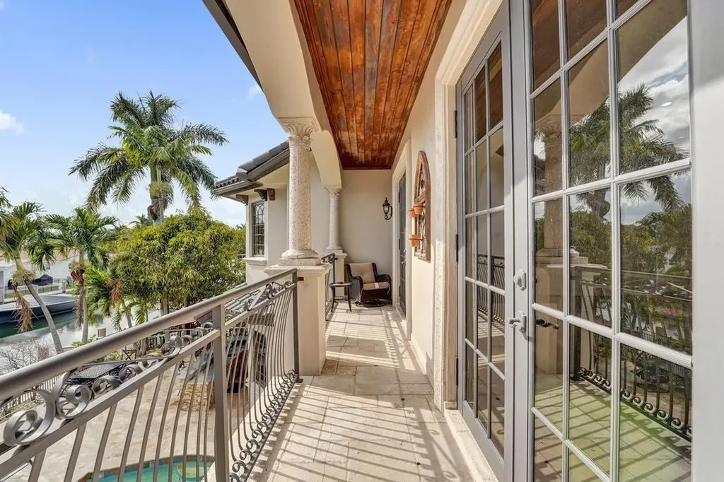 2340 NE 47th Street Lighthouse Point FL 33064