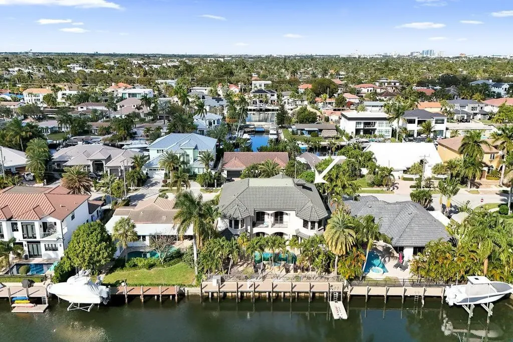 2340 NE 47th Street Lighthouse Point FL 33064