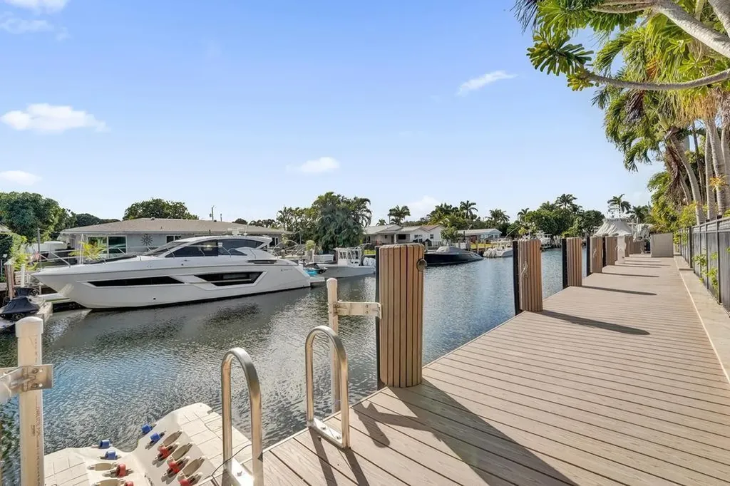 2340 NE 47th Street Lighthouse Point FL 33064