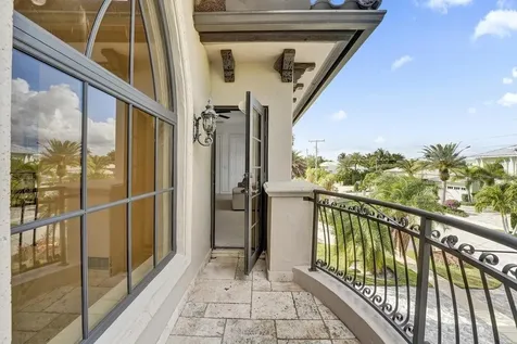 2340 NE 47th Street Lighthouse Point FL 33064