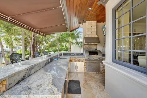 2340 NE 47th Street Lighthouse Point FL 33064