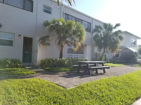 2621 NE 1st Street Pompano Beach FL 33062