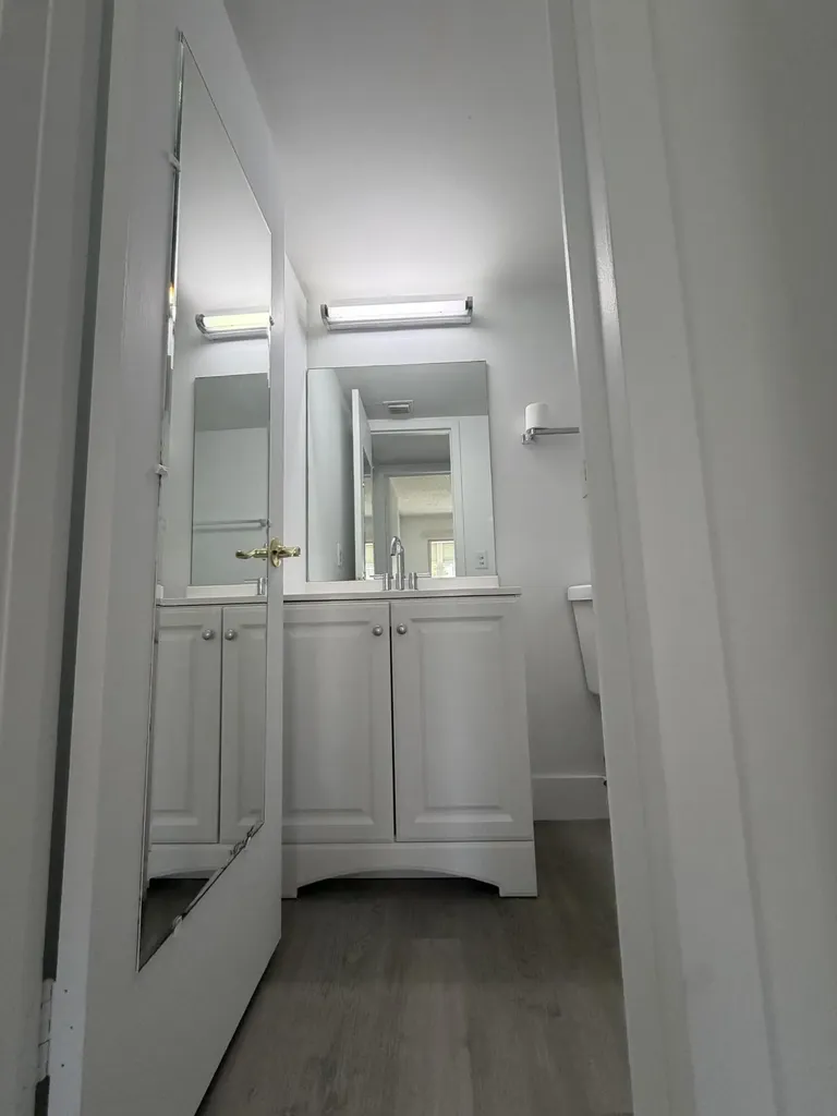 266 Brighton G Boca Raton FL 33434