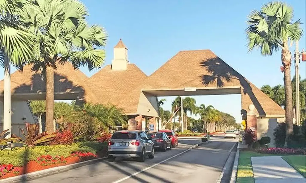 266 Brighton G Boca Raton FL 33434