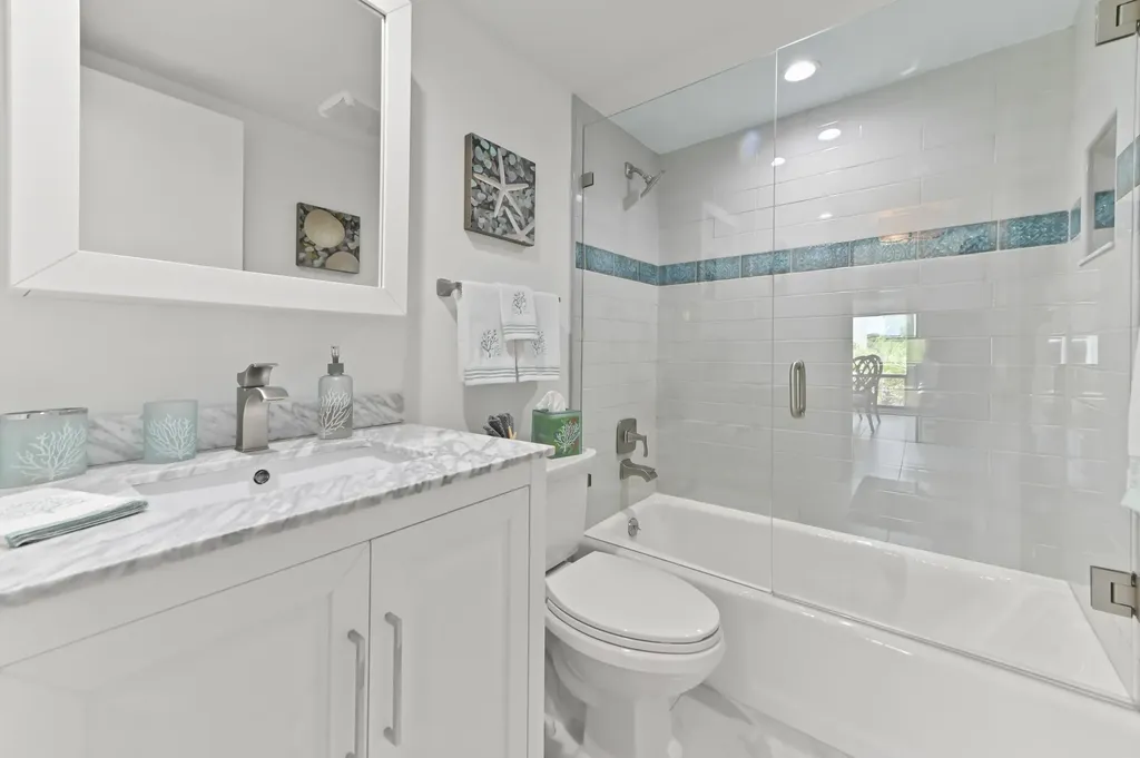 2550 Presidential Way West Palm Beach FL 33401