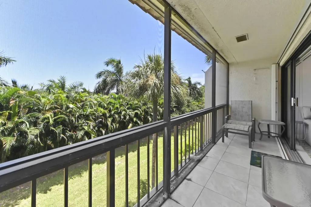 2550 Presidential Way West Palm Beach FL 33401