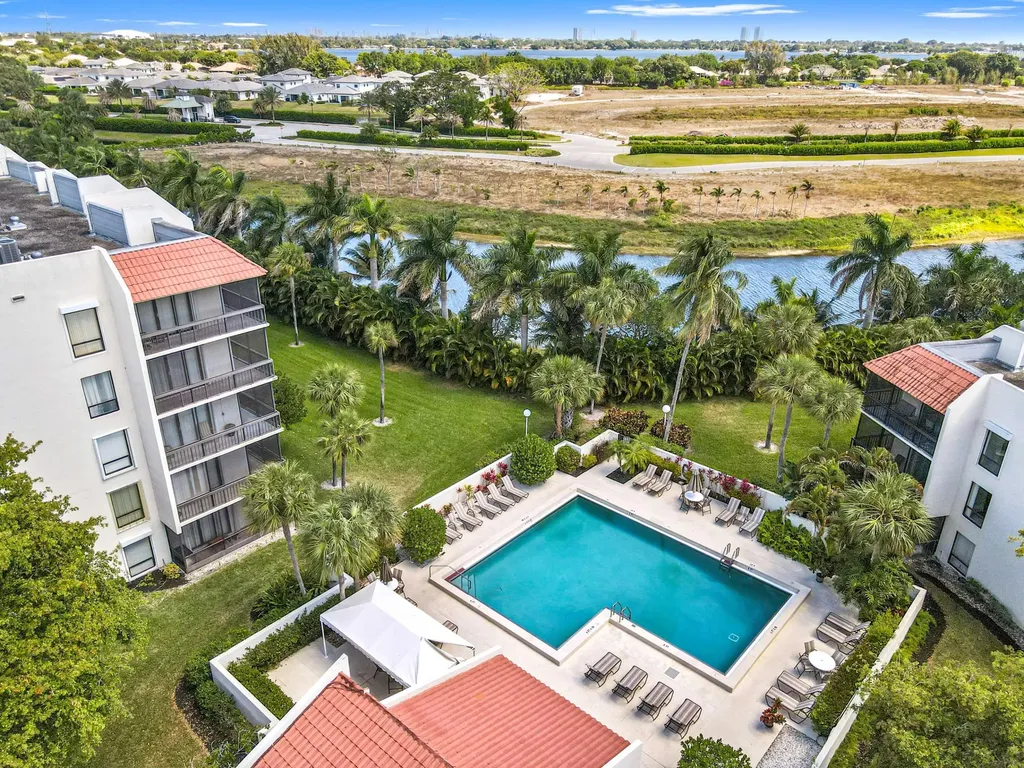 2550 Presidential Way West Palm Beach FL 33401